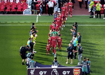 فيديو للمرة الثانية ممر شرفي لـ ليفربول من لاعبي آرسنال في الدوري الإنجليزي