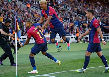 بإشارة رافينها يرد على الجدل الدائر حول الضمادة المشبوهة للاعبي برشلونة