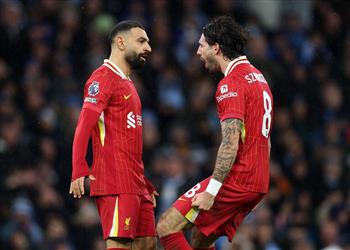 سوبوسلاي يكشف أوجه التشابه بين محمد صلاح ورونالدو وسر فوز ليفربول بـ الدوري الإنجليزي