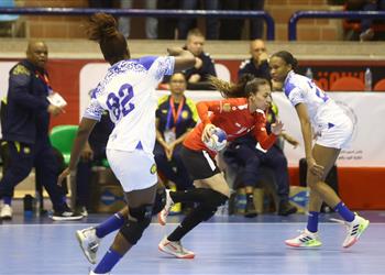 الأهلي يخسر أمام بترو أتلتيكو الأنجولي في نهائي كأس السوبر الإفريقي لكرة اليد سيدات