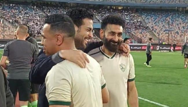 بالاحضان .. لقاء حار بين هاني سعيد وحازم امام واحمد سمير قبل مباراة الزمالك وبيراميدز