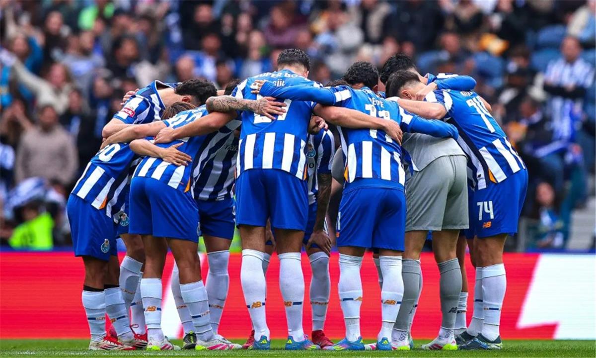في الكورة : منافس الأهلي.. بورتو يخطط لترميم خط دفاعه قبل كأس العالم للأندية