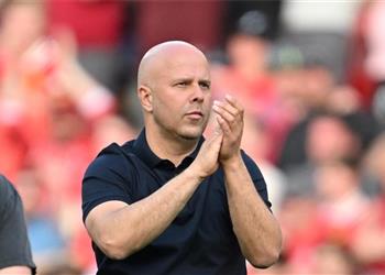 ليفربول يقترب من حسم أولى صفقاته الصيفية بديل أرنولد