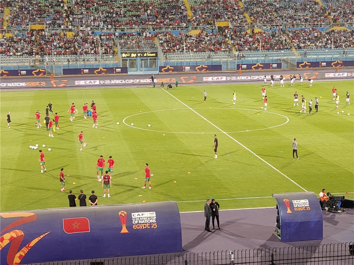 نيوز برو : صور | ثلاثي الأهلي يساند المغرب أمام مصر في كأس أمم إفريقيا للشباب