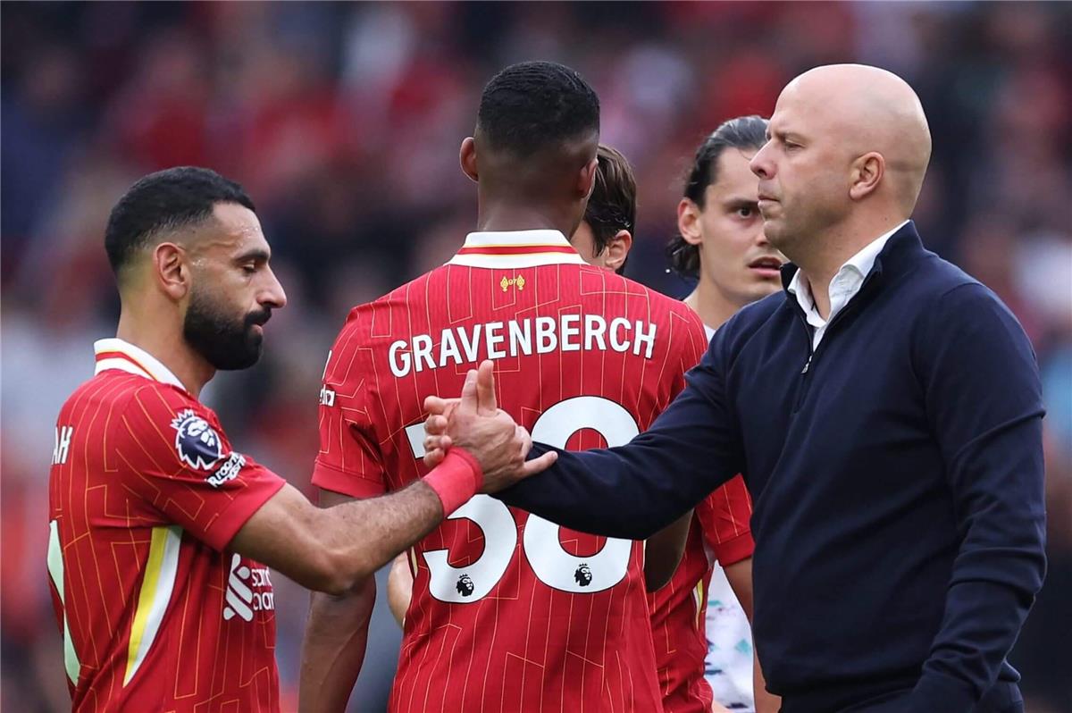 نيوز برو : سلوت يعترف: محمد صلاح سبب معاناة لاعب ليفربول هذا الموسم