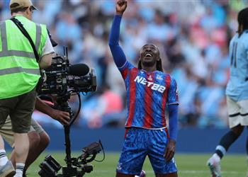 إيزي بعد التتويج أمام مانشستر سيتي لم أستطع التنفس والله وحده م ن فعلها