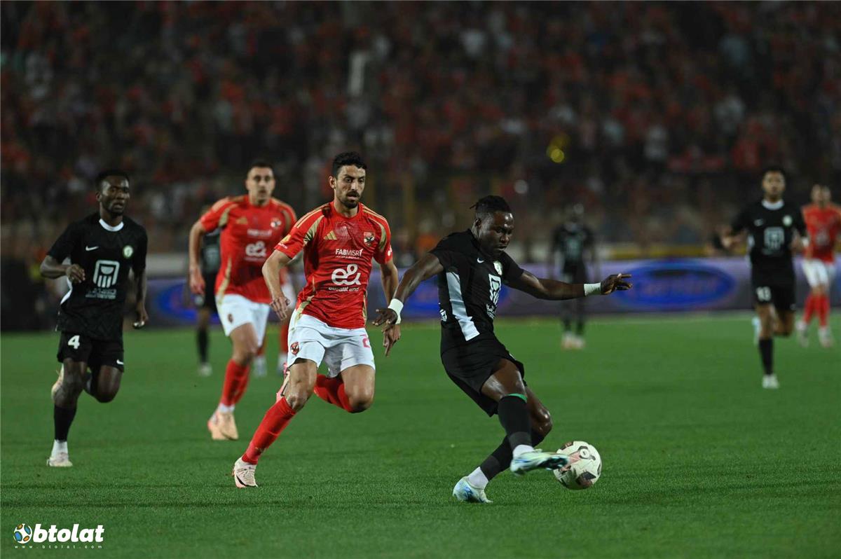 الحلم نيوز : فيديو | وسام أبو علي يُنقذ الأهلي بفوز قاتل على البنك الأهلي ويواصل الانفراد بصدارة الدوري