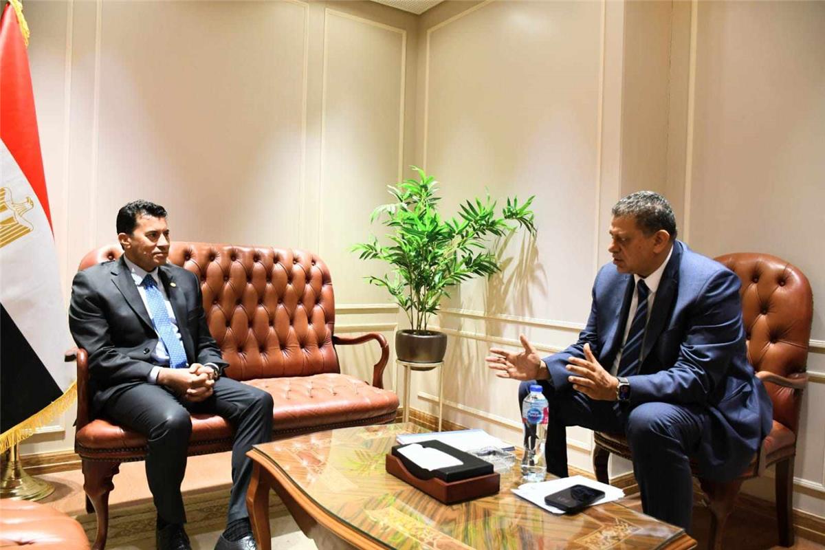 الحلم نيوز : وزير الرياضة يتابع آخر تطورات استضافة مصر لبطولة العالم لكرة اليد