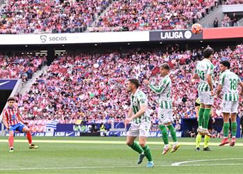 أتلتيكو مدريد يضرب ريال بيتيس برباعية في الدوري الإسباني