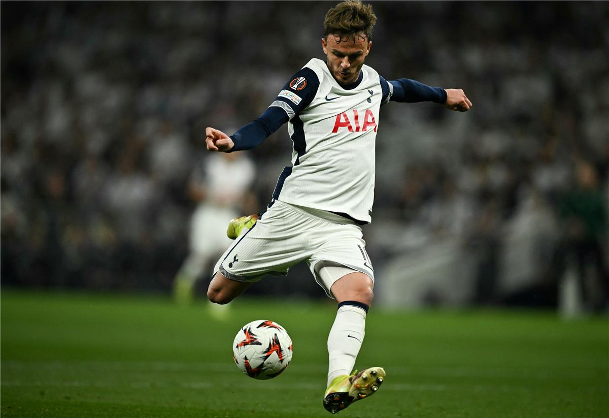 نيوز برو : فيديو | توتنهام يفوز على بودو جليمت بثلاثية ويقترب من نهائي الدوري الأوروبي