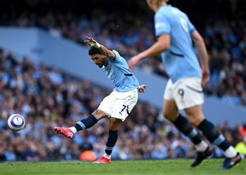 عمر مرموش يتفوق على لاعبي الدوريات الأوروبية بعد هدفه المذهل أمام بورنموث