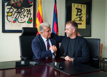 أول تعليق من فليك بعد تجديد عقده مع برشلونة