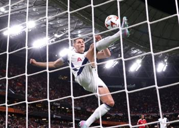 فيديو الأولى منذ 40 عام ا توتنهام يتوج بلقب الدوري الأوروبي على حساب مانشستر يونايتد