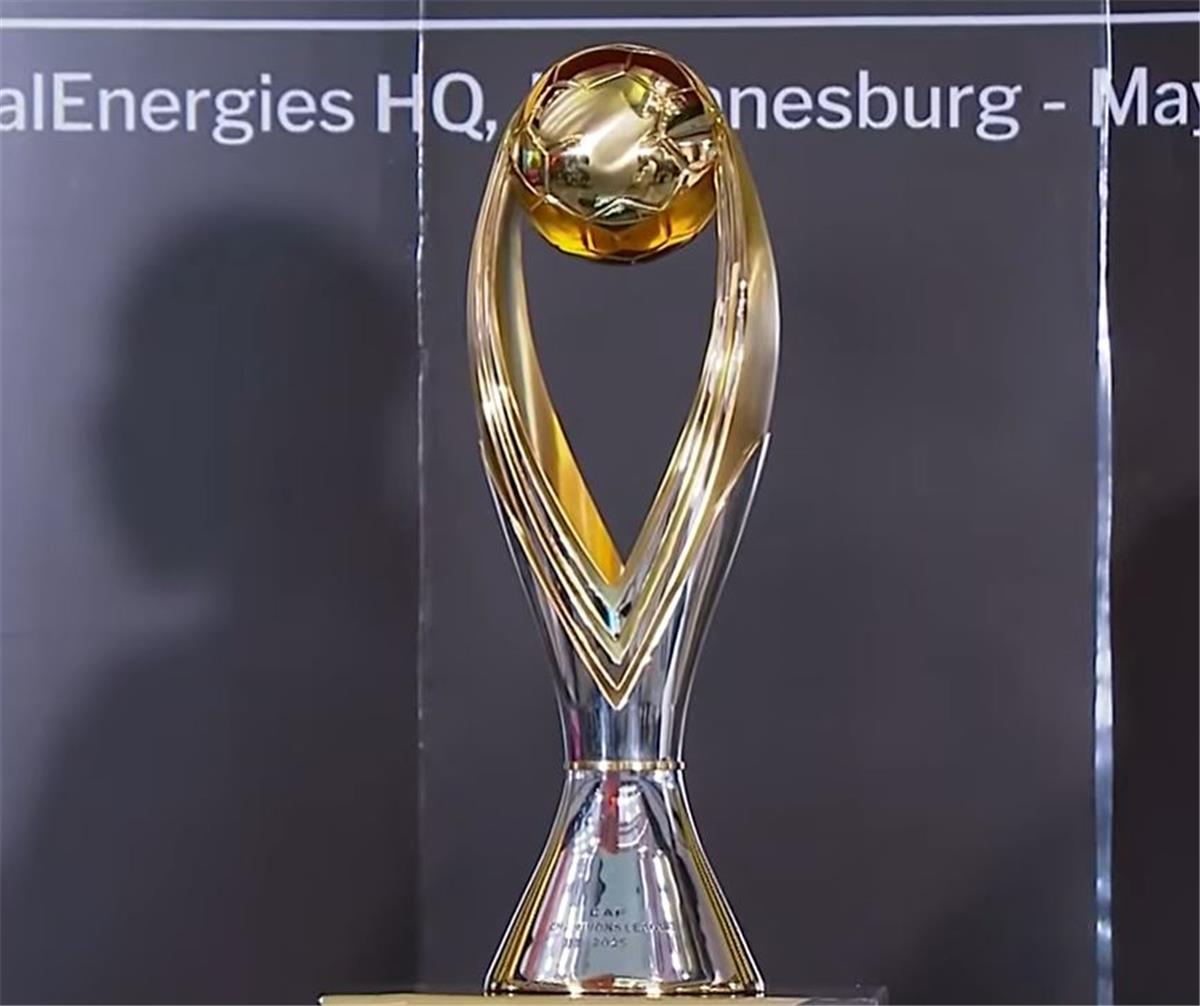 الحلم نيوز : صور | كاف يعلن عن التصميم الجديد لـ كأس دوري أبطال إفريقيا قبل مباراة بيراميدز وصن داونز