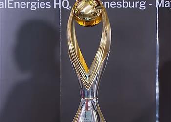 صور كاف يعلن عن التصميم الجديد لـ كأس دوري أبطال إفريقيا قبل مباراة بيراميدز وصن داونز