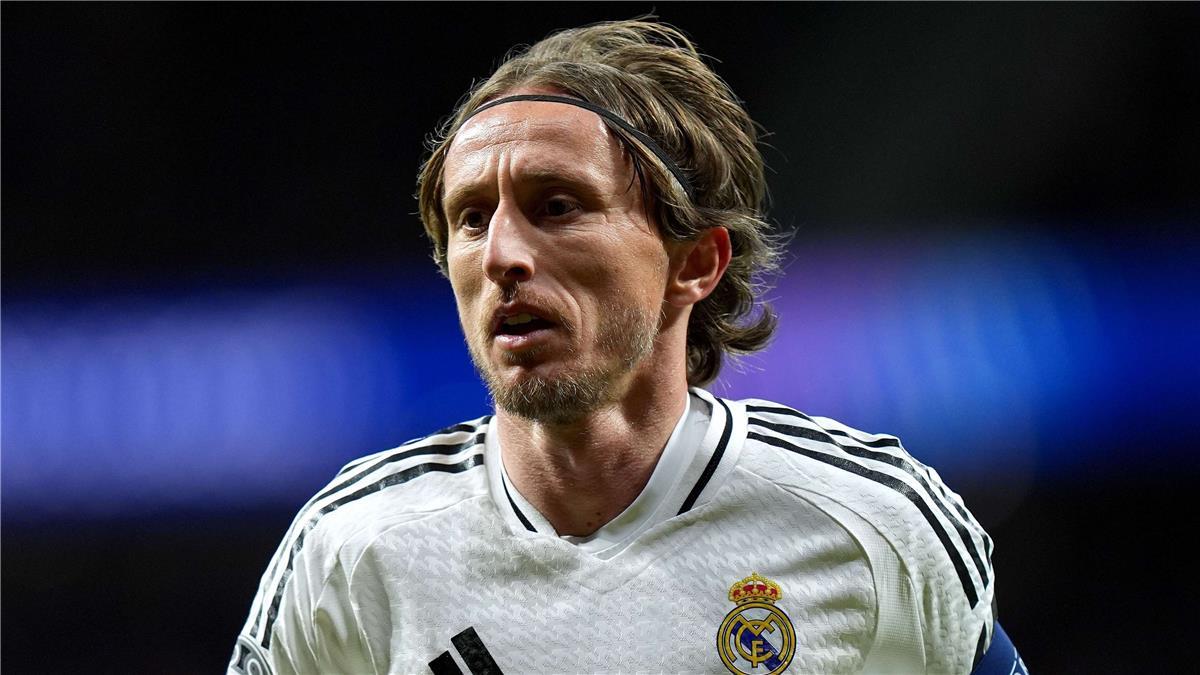 الحلم نيوز : تعويضًا لرحيل مودريتش.. ريال مدريد يفاوض زميل عمر مرموش في فرانكفورت