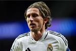 تعويضًا لرحيل مودريتش.. ريال مدريد يفاوض زميل عمر مرموش في فرانكفورت