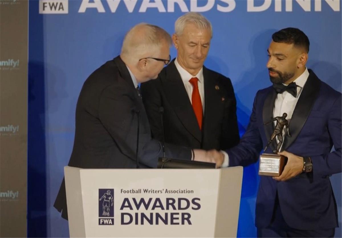 نيوز برو : محمد صلاح: أريد حصد الثنائية والكرة الذهبية الموسم المقبل.. وكرة القدم في عصر راش مختلفة