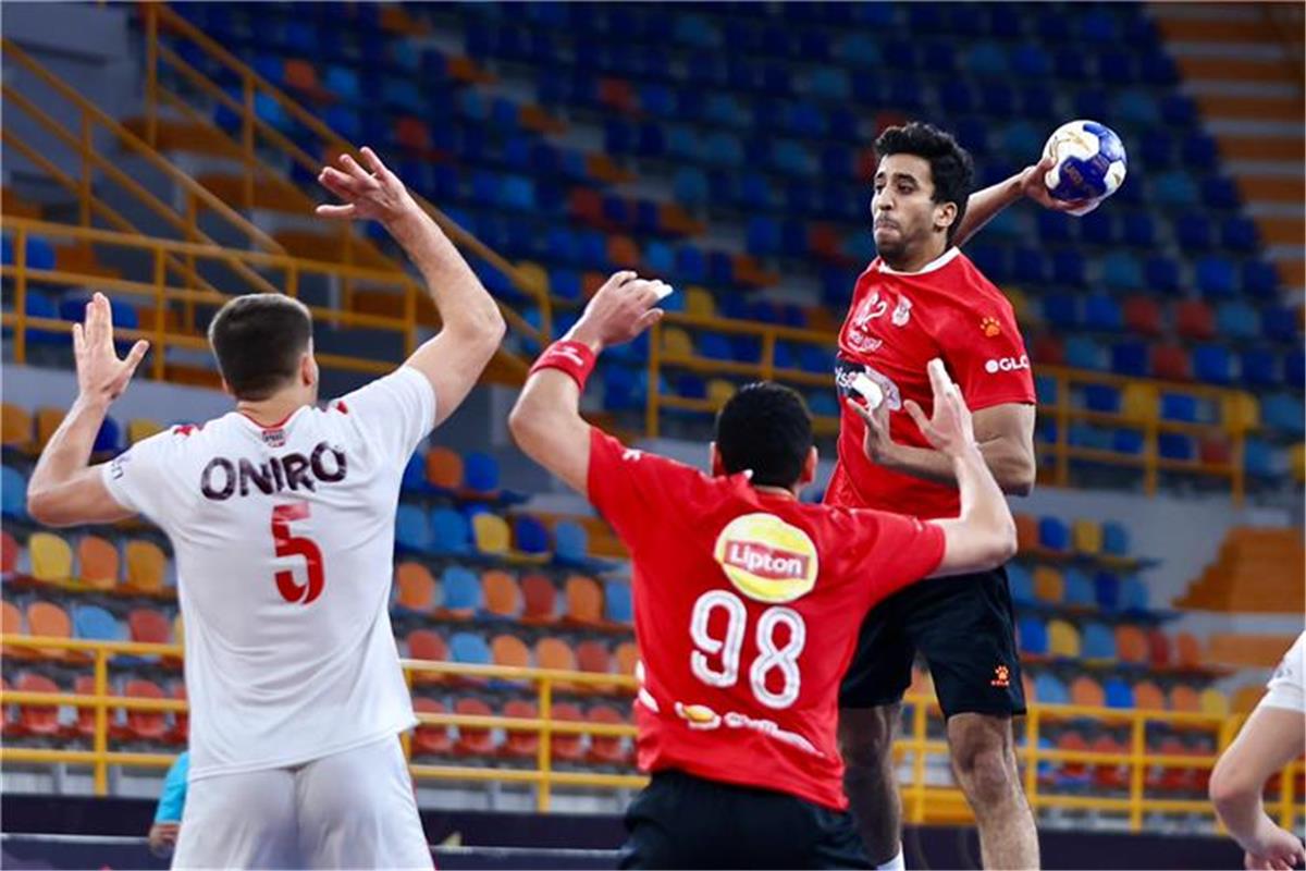 نيوز برو : موعد والقناة الناقلة لمباراة الأهلي والزمالك اليوم في نهائي كأس الكؤوس الإفريقية لكرة اليد.. والمعلق
