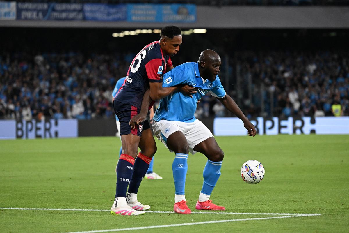الحلم نيوز : فيديو | ثنائية إنتر ميلان لا تكفي.. نابولي يفوز على كالياري ويحسم لقب الدوري الإيطالي