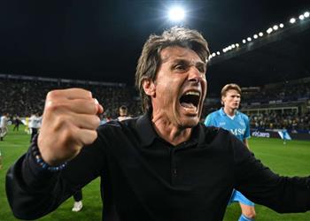 كونتي يدخل التاريخ بعد تتويج نابولي بلقب الدوري الإيطالي