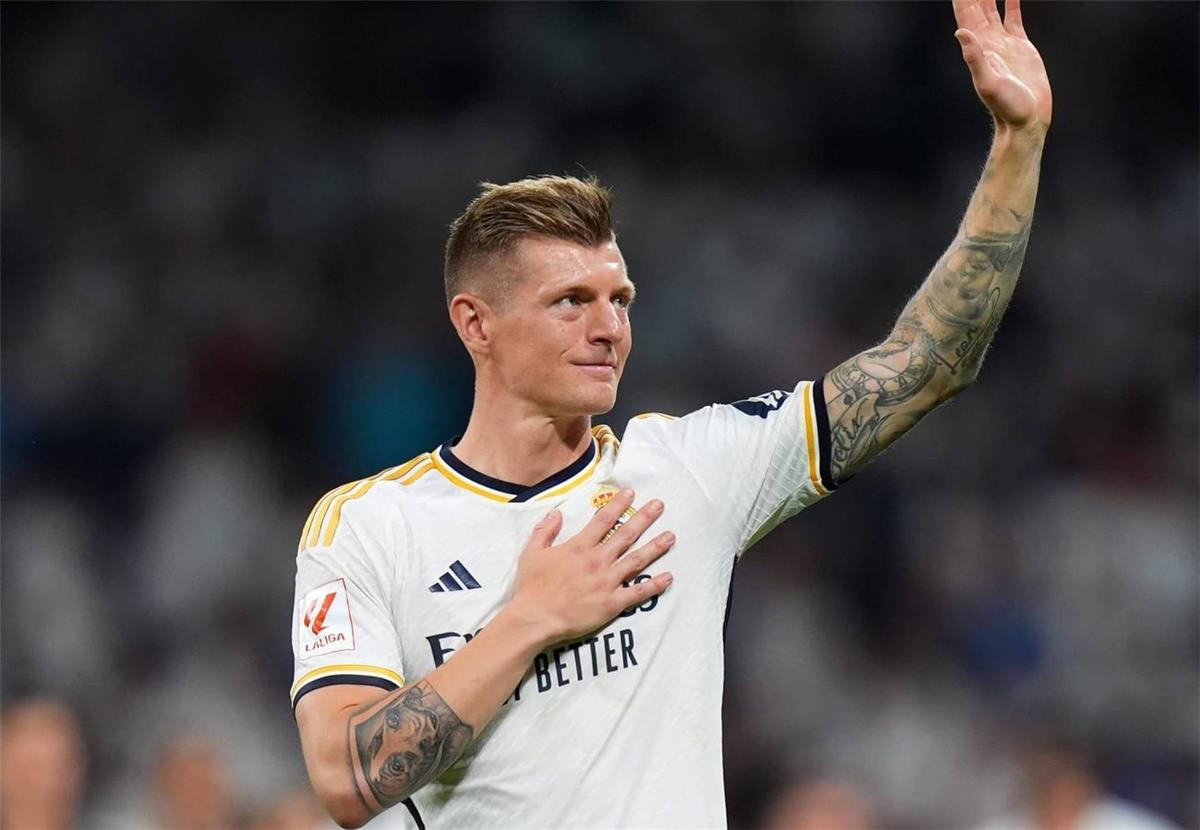 نيوز برو : كروس يوضح سبب تفضيله ريال مدريد على مانشستر يونايتد: أكبر خيبة أمل