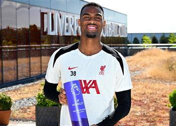 ريان جرافنبيرخ يتوج رسمي ا بجائزة أفضل لاعب شاب في الدوري الإنجليزي