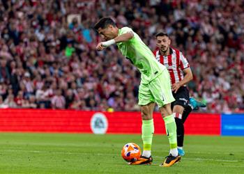 فيديو في 3 دقائق ليفاندوفسكي يسجل هدفين لـ برشلونة أمام أتلتيك بلباو