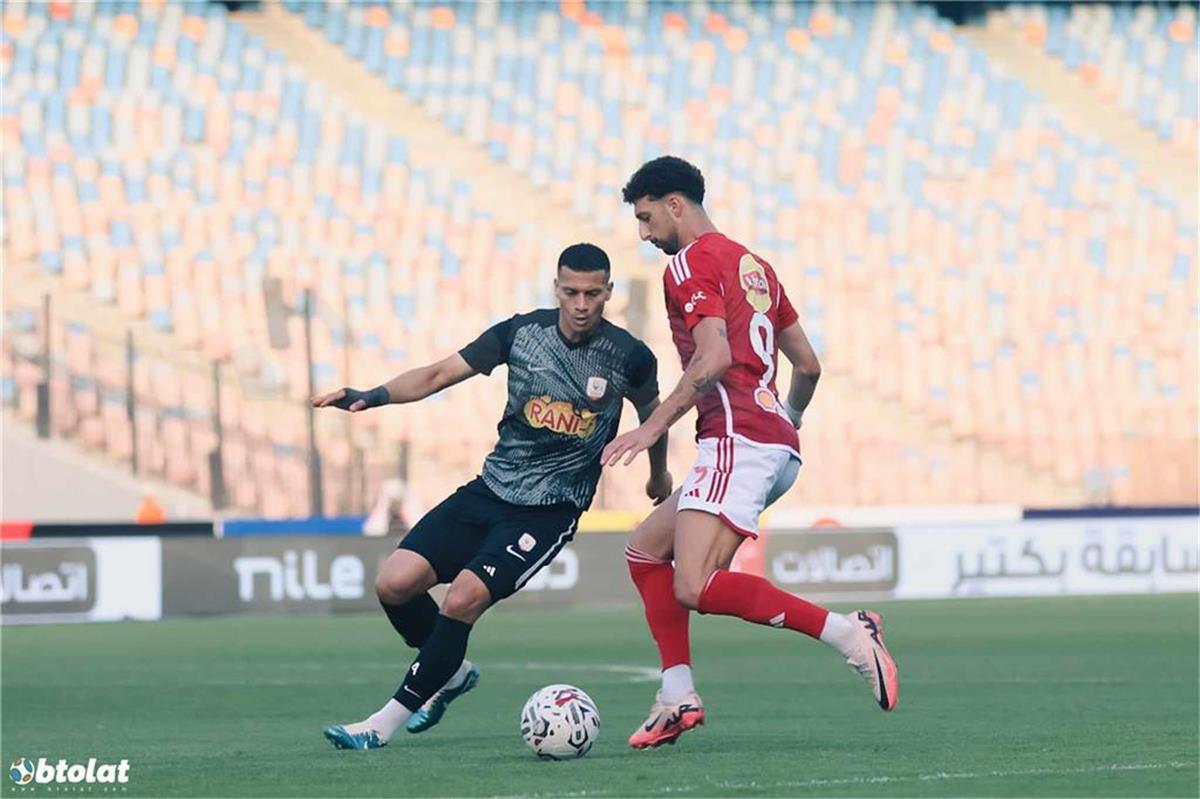نيوز برو : الأهلي يطارد النجمة 45 أمام فاركو.. ليلة حسم الدوري في استاد القاهرة