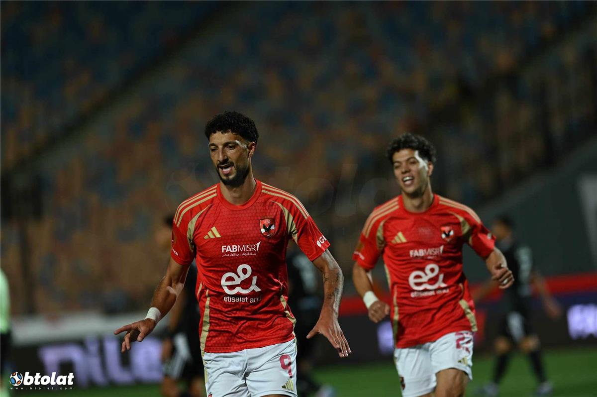 في الكورة : فيديو | وسام أبو علي يسجل هدف الأهلي الثاني أمام فاركو في الدوري