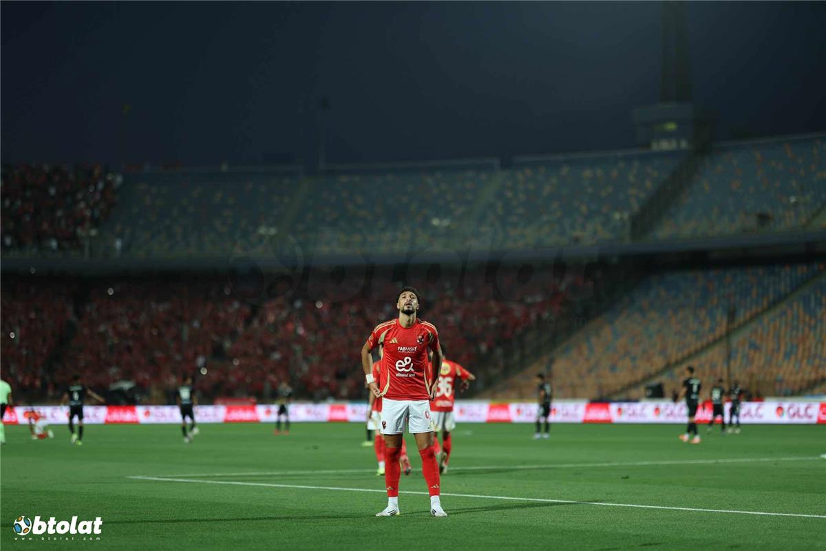 الحلم نيوز : فيديو | السوبر هاتريك.. وسام أبو علي يسجل هدفين لـ الأهلي أمام فاركو ومعلول يصنع