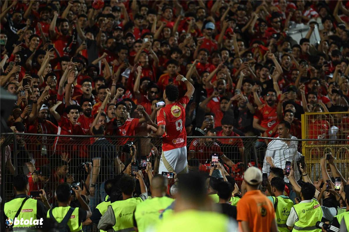 الحلم نيوز : فيديو | الأهلي يكتسح فاركو بسداسية ويتوج بطلًا لـ الدوري المصري.. وسوبر هاتريك لوسام