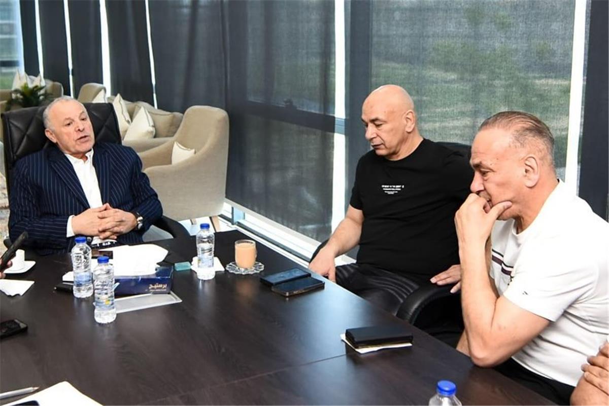 الحلم نيوز : هاني أبو ريدة وأحمد دياب يجتمعان مع الجهاز الفني لـ منتخب مصر
