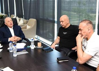 هاني أبو ريدة وأحمد دياب يجتمعان مع الجهاز الفني لـ منتخب مصر