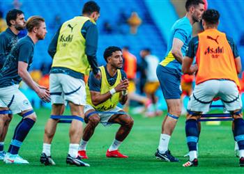 ردود أفعال جماهير مانشستر سيتي على أداء عمر مرموش أمام ولفرهامبتون ما يفعله الأصلع معه مخز