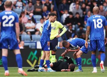 صافرة فاردي توقف مباراة ليستر سيتي وساوثهامبتون واستبدال الحكم