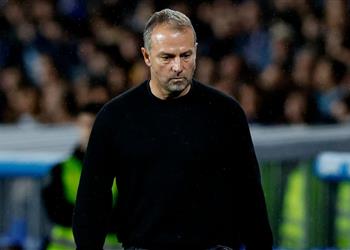 لاعب برشلونة يغادر مباراة بلد الوليد للإصابة ودخول لامين يامال