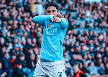 رسمي ا عمر مرموش يفوز بأول جائزة في الدوري الإنجليزي