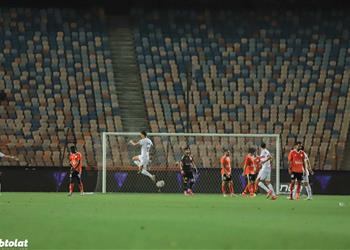 فيديو الزمالك يختتم مشواره في الدوري المصري بثنائية أمام فاركو