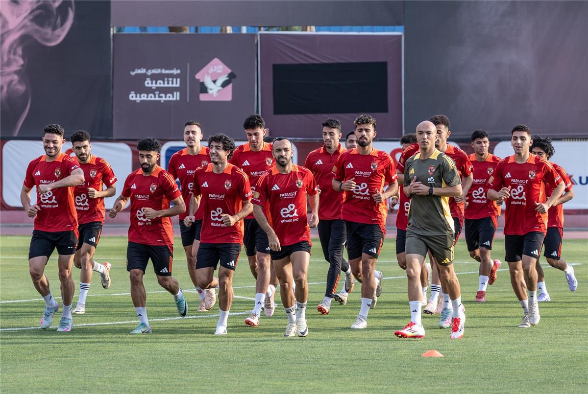 الحلم نيوز : صور | خوسيه ريفيرو يقود مرانه الأول مع الأهلي.. وظهور الصفقة الجديدة