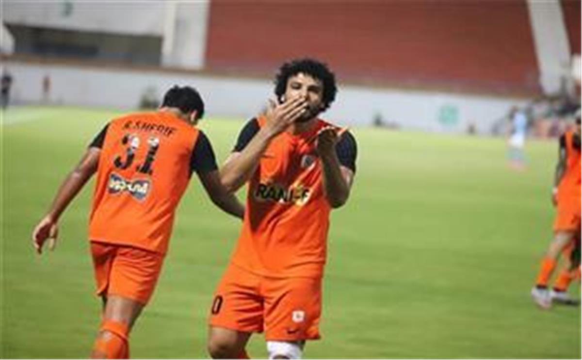 الحلم نيوز : عمرو ناصر يسجل هدف فاركو الثالث أمام بيراميدز (فيديو)