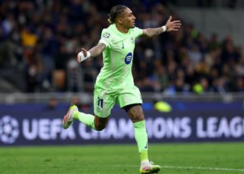 فيديو ريمونتادا رافينها يسجل هدف برشلونة الثالث أمام إنتر ميلان