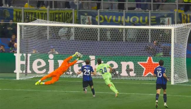 تصدي سومر الخرافي في مباراة برشلونة وانتر ميلان بنصف نهائي دوري ابطال اوروبا