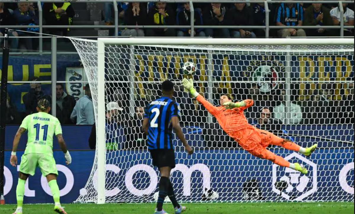 نيوز برو : رجل مباراة برشلونة وإنتر ميلان في دوري أبطال أوروبا
