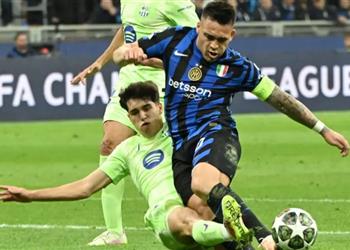 آرسين فينجر يشرح لماذا ركلة جزاء إنتر ميلان ضد برشلونة غير صحيحة