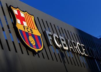 برشلونة يعلن تمديد عقد لاعبه حتى 2028