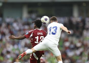 قطر تسقط بثلاثية أمام أوزبكستان في تصفيات كأس العالم 2026 فيديو