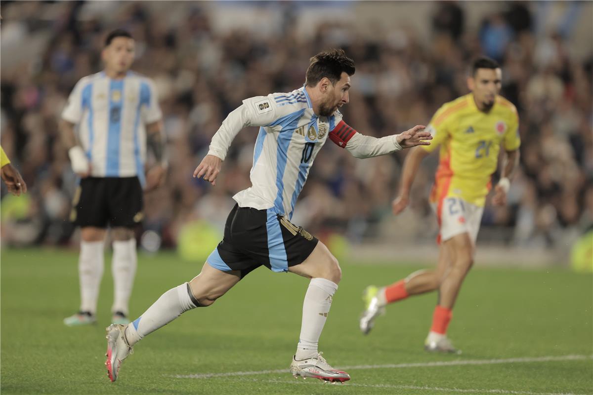 شبكة الحلم : فيديو | الأرجنتين بـ 10 لاعبين تفرض التعادل على كولومبيا في تصفيات كأس العالم