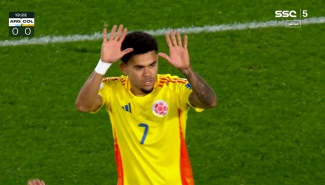 لويس دياز يهدر فرصة هدف امام الارجنتين بعد مهارة رائعه