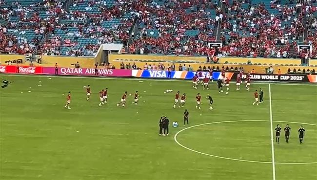 احماء لاعبي الاهلي من الملعب قبل مباراة انتر ميامي في افتتاح كأس العالم للأندية